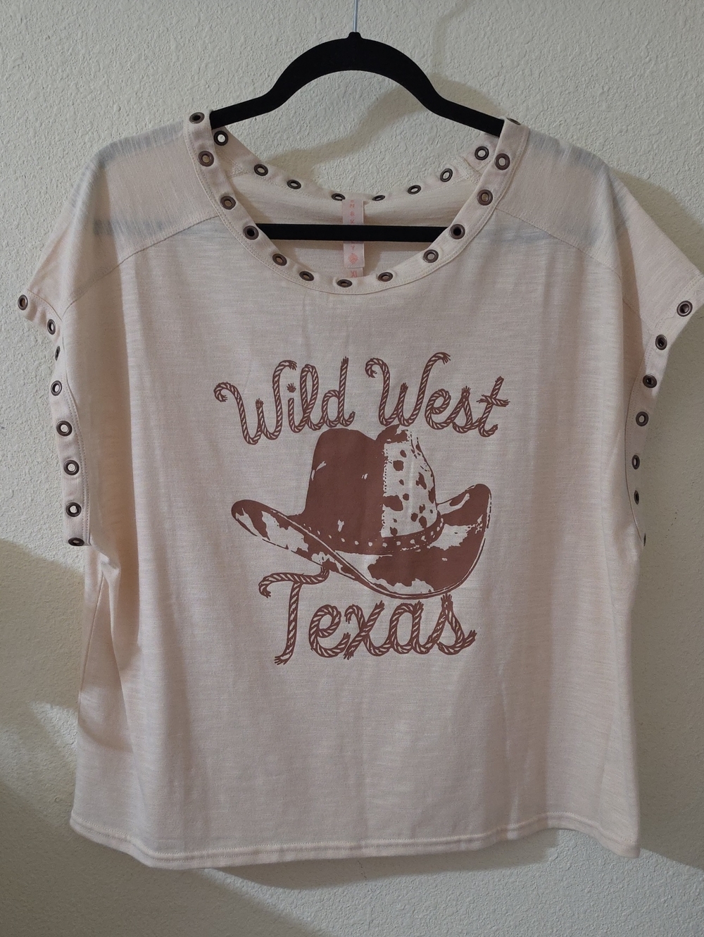 Ten & Kelly Stud-Trim Cream Graphic Tee
